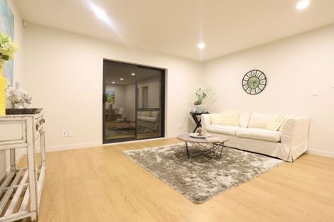 Photo of property in 6 Celestial Crescent, Orewa, 0931