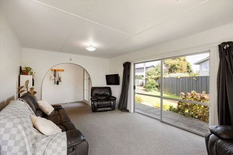 Photo of property in 23 Berkley Avenue, Hillcrest, Hamilton, 3216