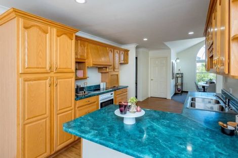 Photo of property in 12 Marewa Place, Waikanae Beach, Waikanae, 5036