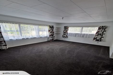 Photo of property in 42 Lyndhurst Road, Tawa, Wellington, 5028