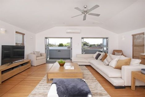 Photo of property in 351 Bucklands Beach Road, Bucklands Beach, Auckland, 2012