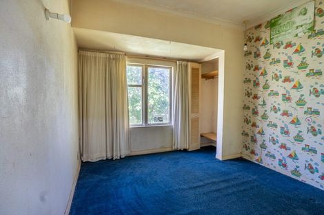 Photo of property in 20 Raroa Terrace, Tawa, Wellington, 5028