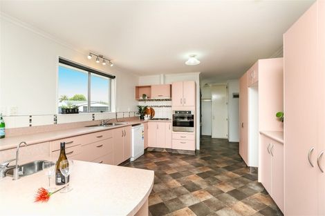 Photo of property in 4 Villa Place, Bell Block, New Plymouth, 4312