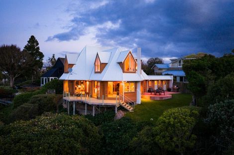 Photo of property in 96 Clifton Terrace, Fitzherbert, Palmerston North, 4410