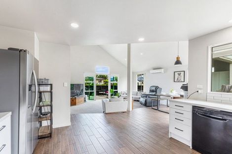 Photo of property in 32 Merlot Heights, Huapai, Kumeu, 0810