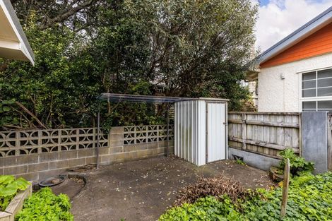 Photo of property in 14 Sackville Street, Fitzroy, New Plymouth, 4312