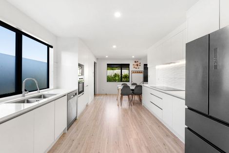 Photo of property in 8a Roys Road, Weymouth, Auckland, 2103