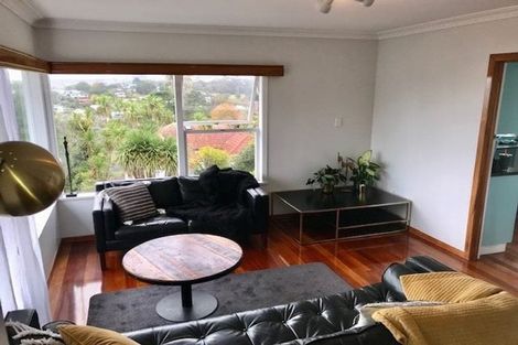 Photo of property in 3/18 Knights Road, Rothesay Bay, Auckland, 0630