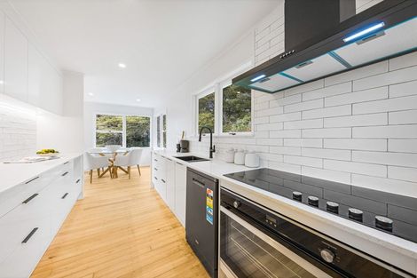 Photo of property in 35 Mcdowell Crescent, Hillcrest, Auckland, 0627