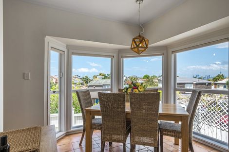 Photo of property in 2/158 Onewa Road, Northcote, Auckland, 0627