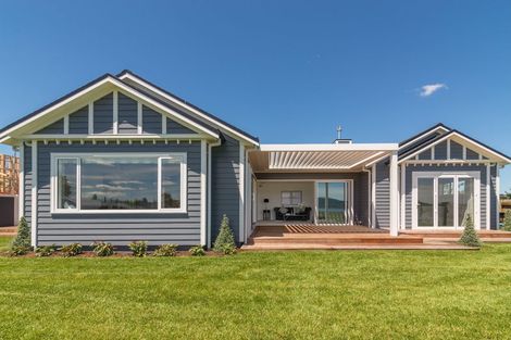Photo of property in 1 Taumata Rise, Acacia Bay, 3385