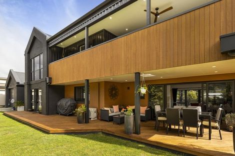 Photo of property in 15 Beach Road, Waikawa, Picton, 7220