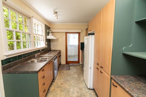 Photo of property in 13 David Crescent, Karori, Wellington, 6012