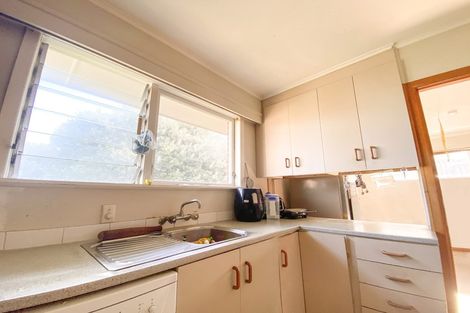 Photo of property in 9 Divich Avenue, Te Atatu South, Auckland, 0610