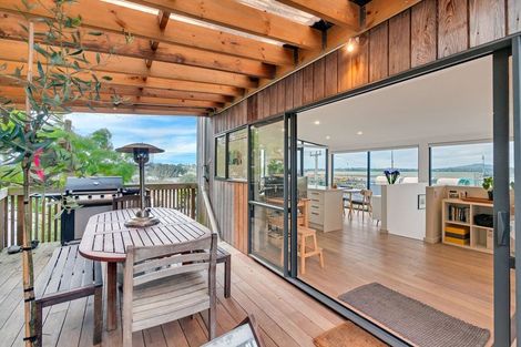 Photo of property in 1/3 Beach Road, Northcote Point, Auckland, 0627