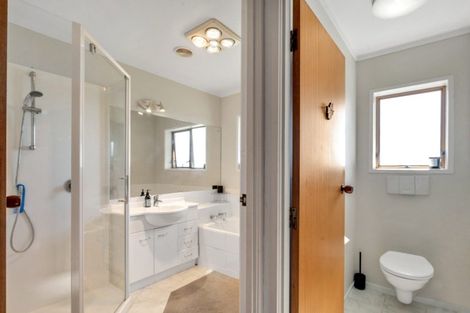 Photo of property in 7 Sunnyview Avenue, Shelly Park, Auckland, 2014