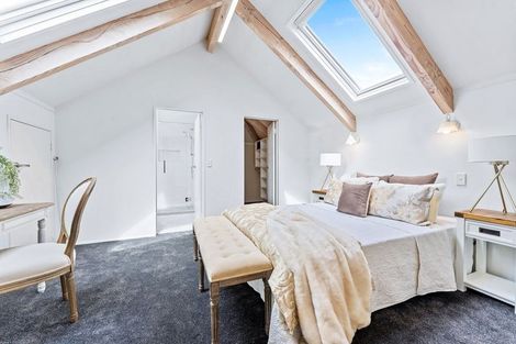 Photo of property in 2/7 Seine Road, Forrest Hill, Auckland, 0620