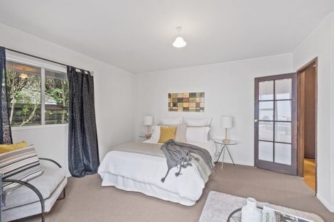 Photo of property in 2/10 Pierce Road, Milford, Auckland, 0620