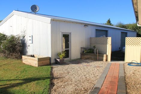 Photo of property in 44 Hunts Road, Waimate, 7978