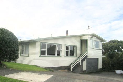 Photo of property in 2 Camellia Terrace, Maungaraki, Lower Hutt, 5010
