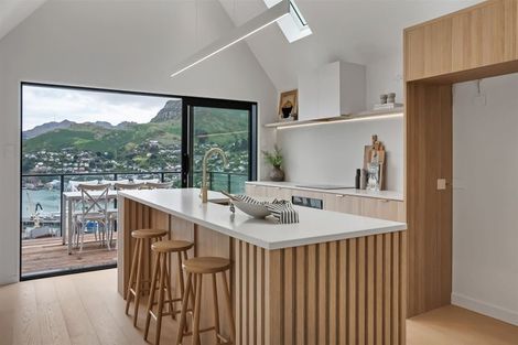 Photo of property in 7 Reserve Terrace, Lyttelton, 8082