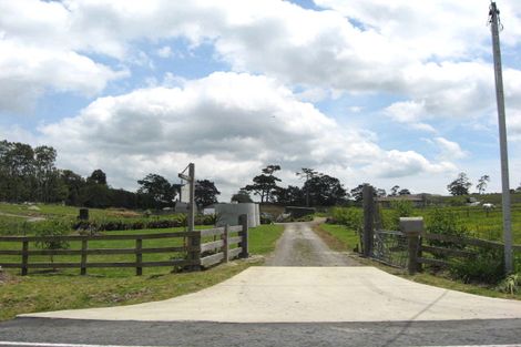 Photo of property in 101 Riverhead Road, Kumeu, 0892