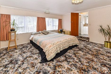 Photo of property in 283 Kaipara Road, Papakura, 2582