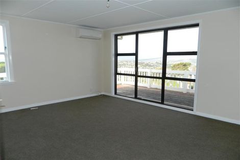 Photo of property in 2 Rakihau Place, Titahi Bay, Porirua, 5022