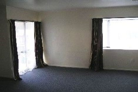 Photo of property in 2/63 Redcrest Avenue, Red Hill, Papakura, 2110