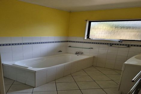 Photo of property in 42 Barnhill Crescent, Pahurehure, Papakura, 2113