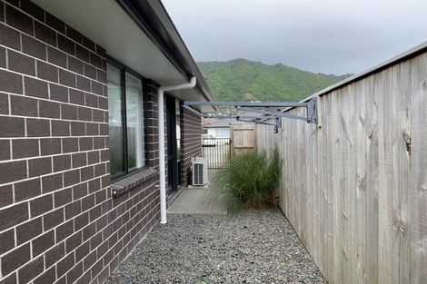 Photo of property in 8 Tapuhikura Street, Waikanae, 5036