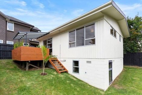 Photo of property in 7d Yeoman Place, Howick, Auckland, 2014