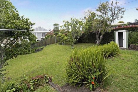 Photo of property in 145 Bleakhouse Road, Mellons Bay, Auckland, 2014