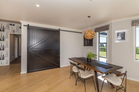 Photo of property in 441 Tararua Road, Levin, 5571