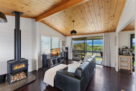 Photo of property in 15 Waiheke Street, Waikanae Beach, Waikanae, 5036