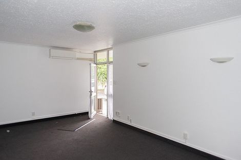 Photo of property in 77 Manor Place, Dunedin Central, Dunedin, 9016