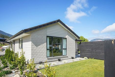 Photo of property in 18 Discovery Way, Waikawa, Picton, 7220