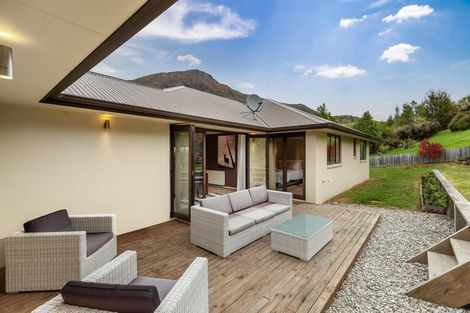 Photo of property in 28 Quill Street, Lake Hayes, Queenstown, 9304
