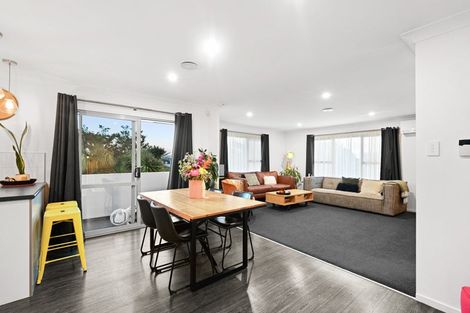 Photo of property in 22 Gilbass Avenue, Hamilton Lake, Hamilton, 3204