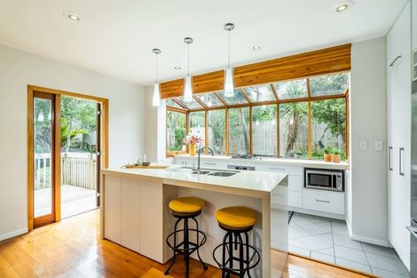 Photo of property in 108 Island Bay Road, Beach Haven, Auckland, 0626