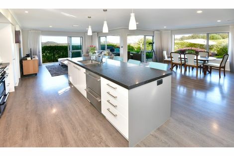 Photo of property in 69 Hillcrest Road, Hatfields Beach, Orewa, 0931