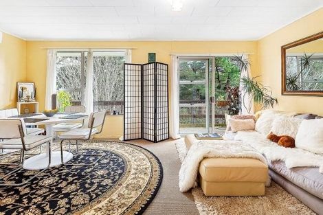 Photo of property in 9 Cyril Way, Paparangi, Wellington, 6037