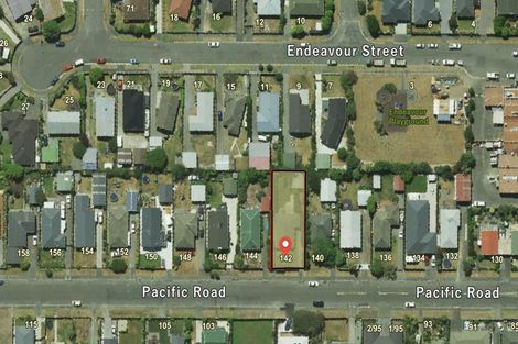 Photo of property in 142 Pacific Road, North New Brighton, Christchurch, 8083