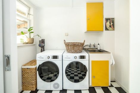 Photo of property in 431a High Street South, Carterton, 5713