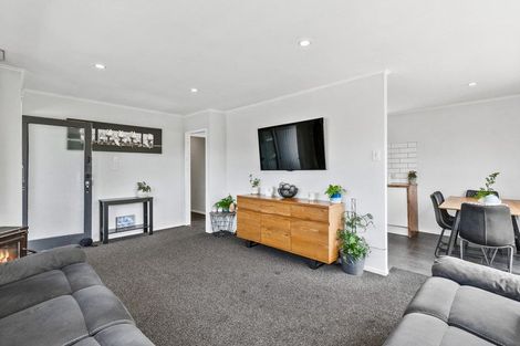 Photo of property in 34 Redwood Drive, Massey, Auckland, 0614
