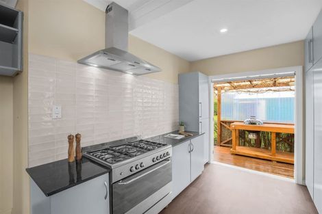 Photo of property in 18 Glenroy Street, Woolston, Christchurch, 8062