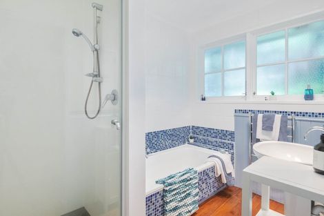 Photo of property in 11 Goddard Grove, Churton Park, Wellington, 6037