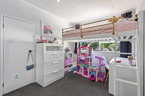 Photo of property in 6 Spinella Drive, Bayview, Auckland, 0629