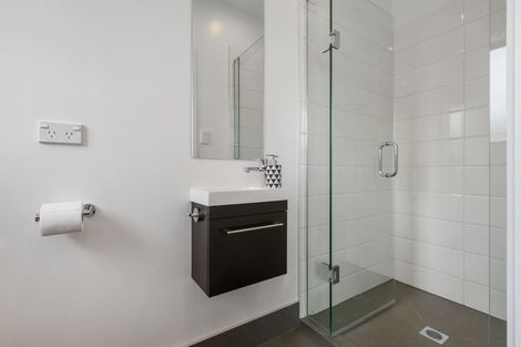 Photo of property in 28 Kilmacrennan Drive, Rosehill, Papakura, 2113