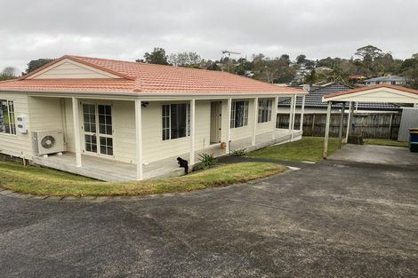 Photo of property in 24 Loughanure Place, Massey, Auckland, 0614